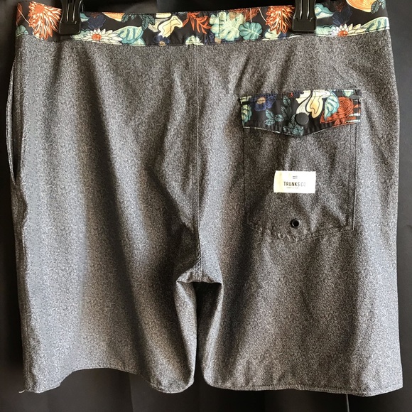 Cotton On Men’s  Swim Shorts NWT size 32” x 18” - Picture 2 of 6